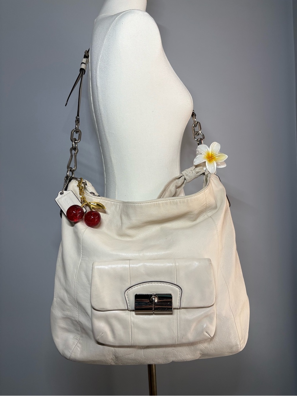 Y2K Coach Cream Leather Kristin Hobo Bag with Front Pocket